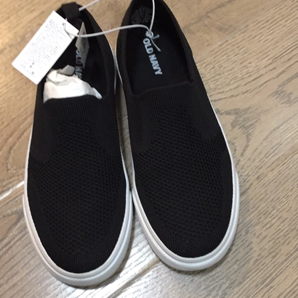 Boys Sz 2 stretch knit slip on runners sneakers N